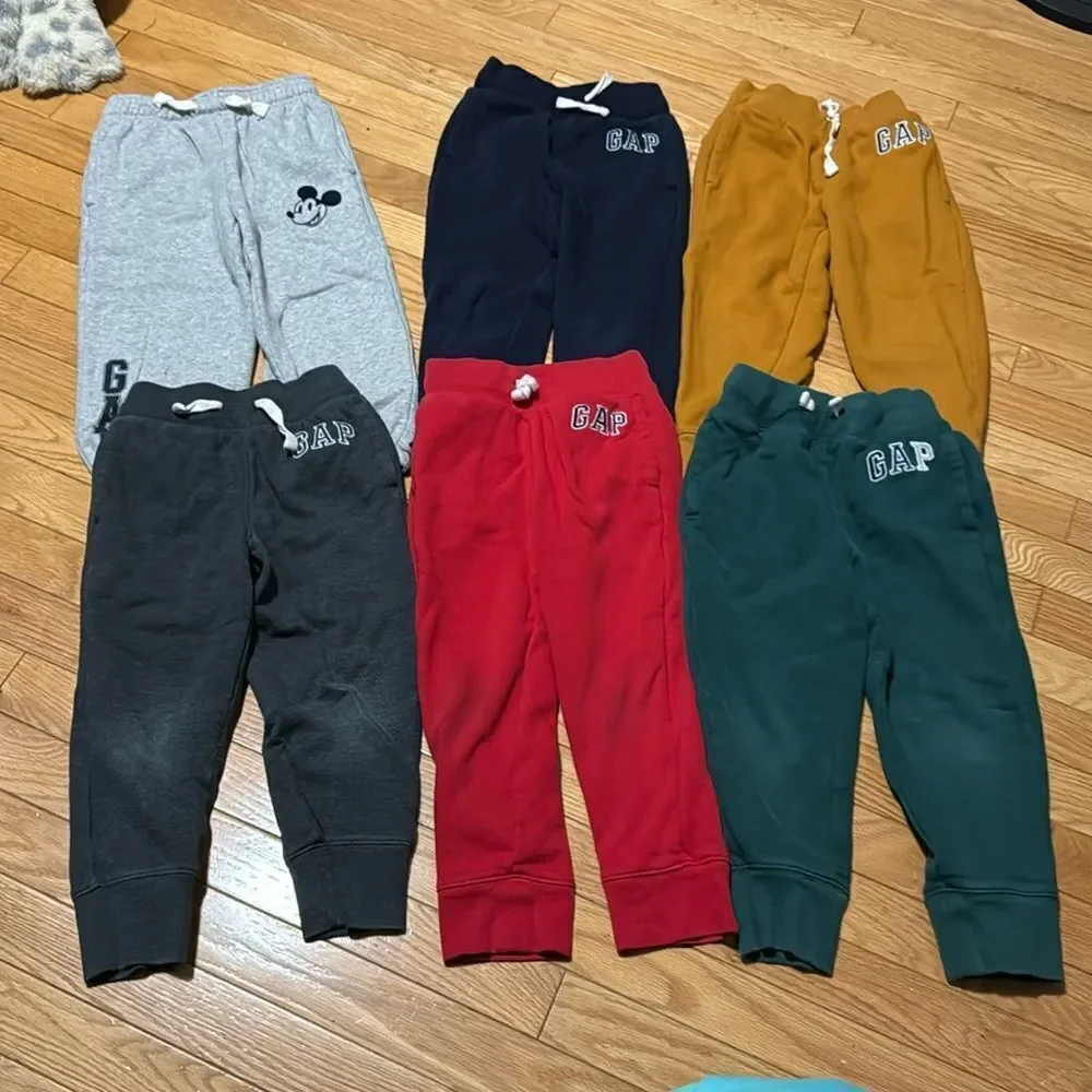 Bundle of 6 Gap sweatpants XS